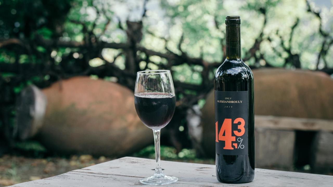 Wine Space Амбролаури Екстериор снимка