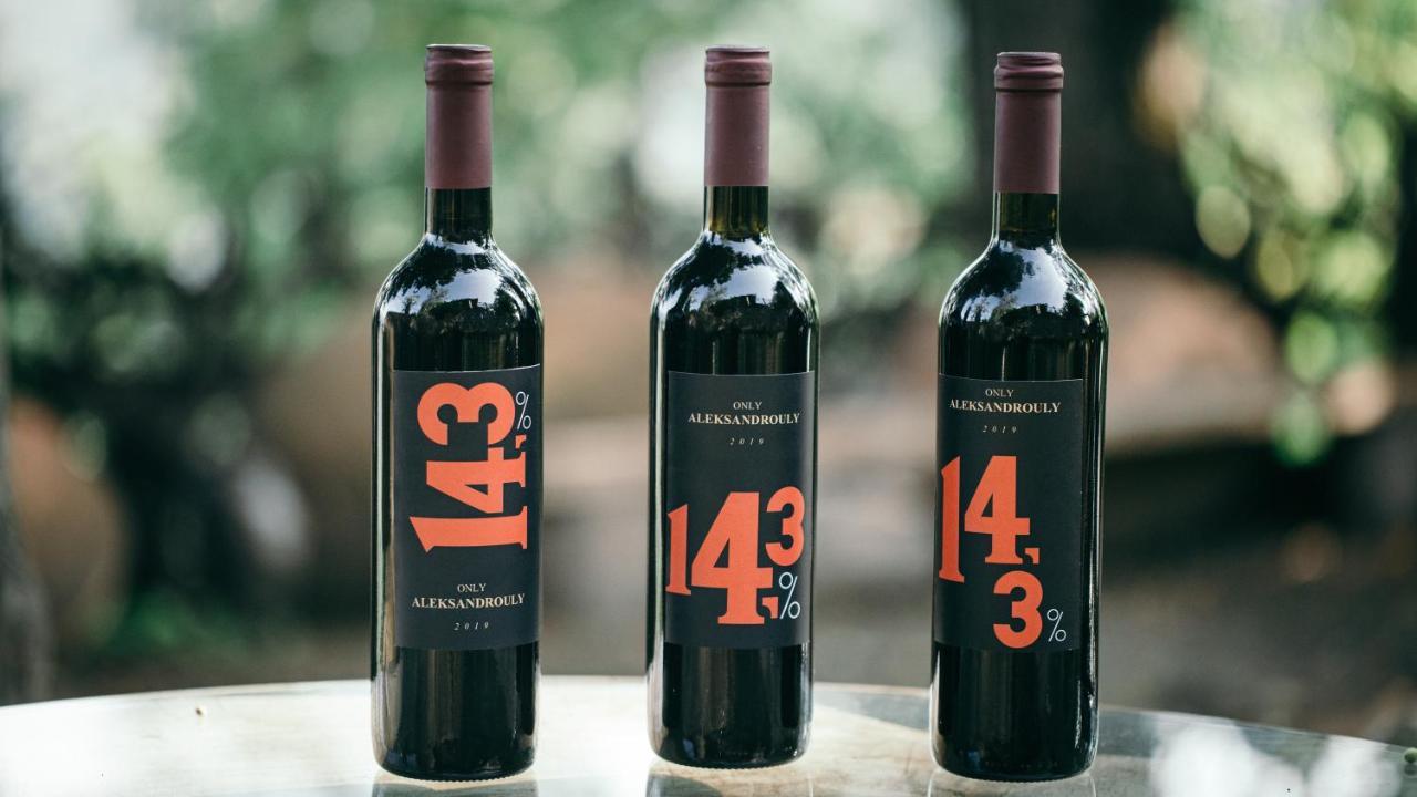 Wine Space Амбролаури Екстериор снимка